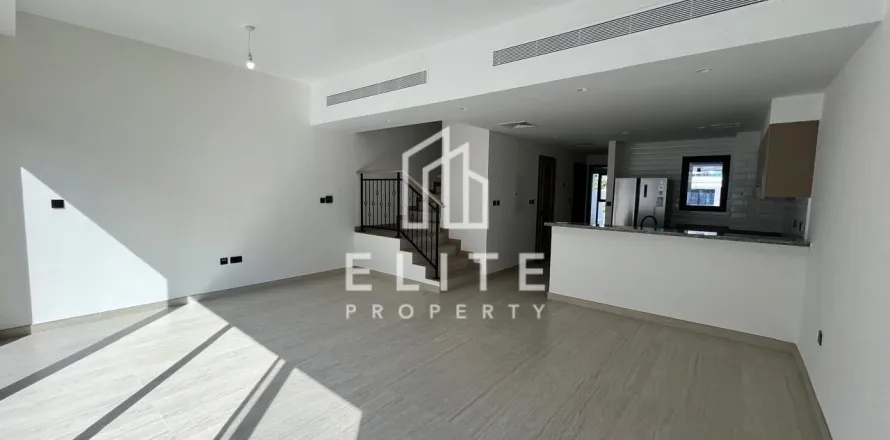 Townhouse i Dubai, UAE 4 soveværelser, 205 kvm № 681764