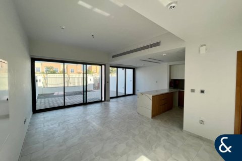 Villa en venta en Dubai Land, Dubai, EAU 3 dormitorios, 181 m2 № 666816 - foto 3