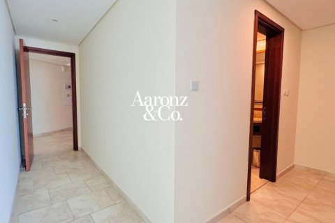 Apartment in Jumeirah Beach Residence, Dubai, UAE 4 bedrooms, 320 sq.m. № 739075 - photo 8