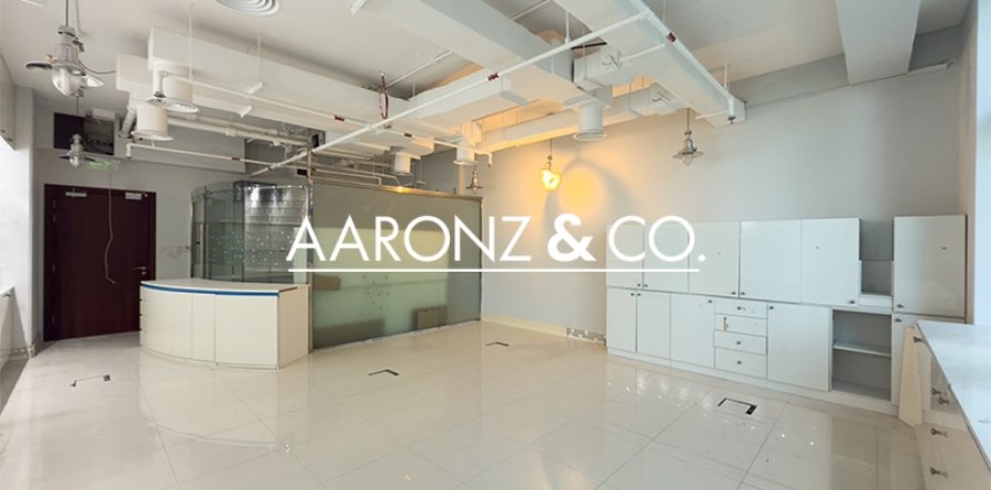 Офіс в Бизнес-Бэй, Дубай, ОАЕ 59м2 № 686677