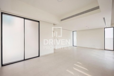 Villa in Arabian Ranches 3, Dubai, UAE 4 bedrooms, 492.2 sq.m. № 746609 - photo 2