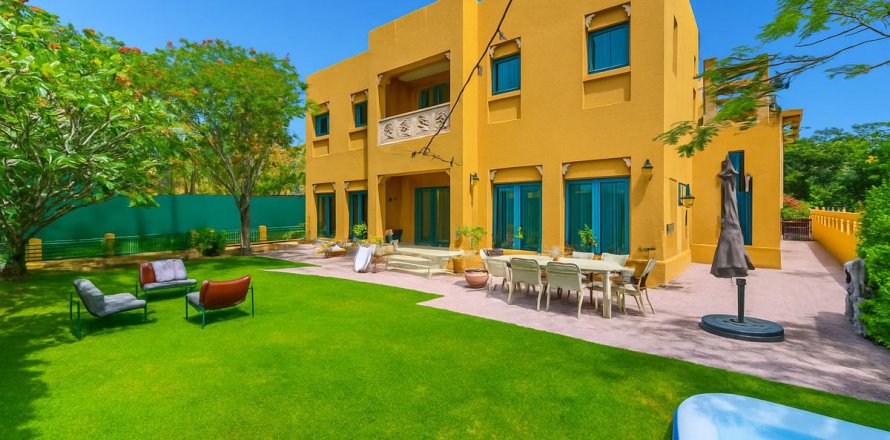 Вилла в Al Furjan, Дубай, ОАЭ 3 спальни, 600м2 № 632821
