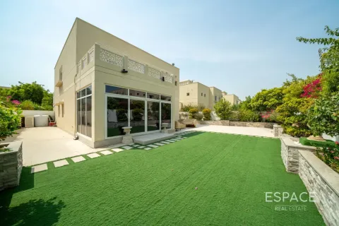 Willa do wynajęcia w Meadows, Dubai, ZEA 4 sypialnie, 373 mkw., nr 738185 - zdjęcie 1