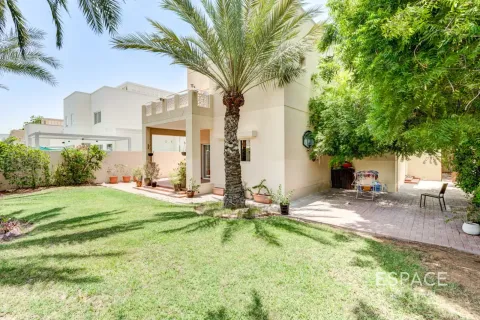 Vila u Meadows, Dubai, UAE 3 spavaćih soba, 287 m2 Br. 738180 - fotografija 19