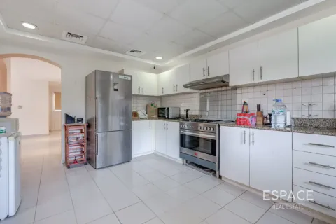 Vila u Meadows, Dubai, UAE 3 spavaćih soba, 287 m2 Br. 738180 - fotografija 8