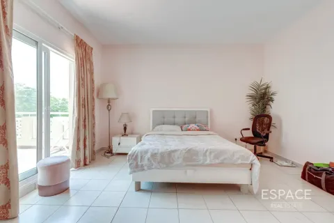 Vila u Meadows, Dubai, UAE 3 spavaćih soba, 287 m2 Br. 738180 - fotografija 9