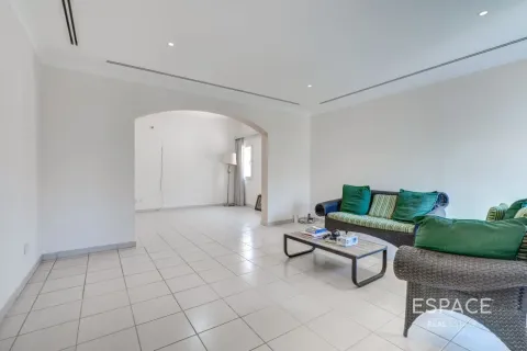 Vila u Meadows, Dubai, UAE 3 spavaćih soba, 287 m2 Br. 738180 - fotografija 3