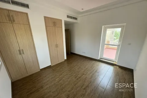 Villa zur Miete in Meadows, Dubai, VAE 4 Schlafzimmer, 287 m2 Nr. 738184 - Foto 8