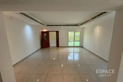 Villa zur Miete in Meadows, Dubai, VAE 4 Schlafzimmer, 287 m2 Nr. 738184 - Foto 2
