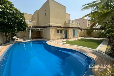 Villa zur Miete in Meadows, Dubai, VAE 4 Schlafzimmer, 287 m2 Nr. 738184 - Foto 1
