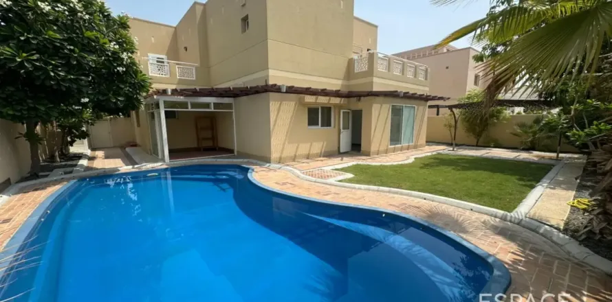 Villa in Meadows, Dubai, VAE: 4 Schlafzimmer, 287 m2 Nr. 738184