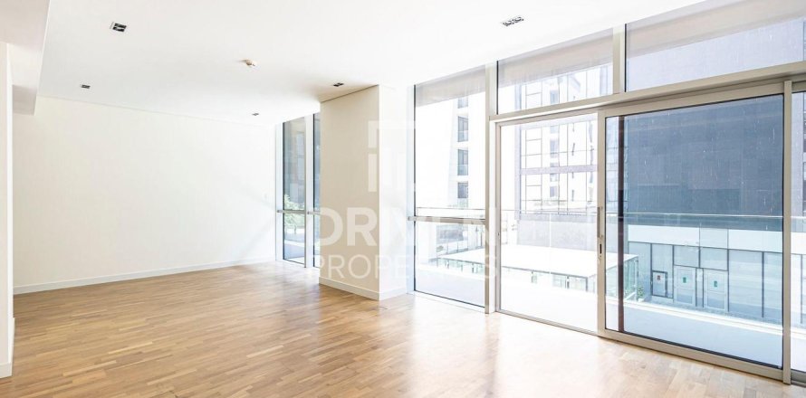 Appartement à City Walk, Dubai, EAU: 2 chambres, 164.81 m2 № 745368