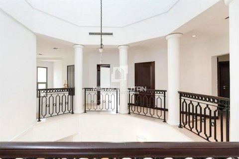 Villa te koop in Palm Jumeirah, Dubai, VAE 4 slaapkamers, 465 vr.m., nr 592208 - foto 13