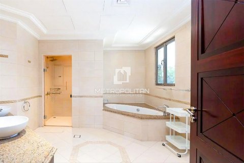 Villa te koop in Palm Jumeirah, Dubai, VAE 4 slaapkamers, 465 vr.m., nr 592208 - foto 8