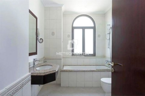 Villa te koop in Palm Jumeirah, Dubai, VAE 4 slaapkamers, 465 vr.m., nr 592208 - foto 9