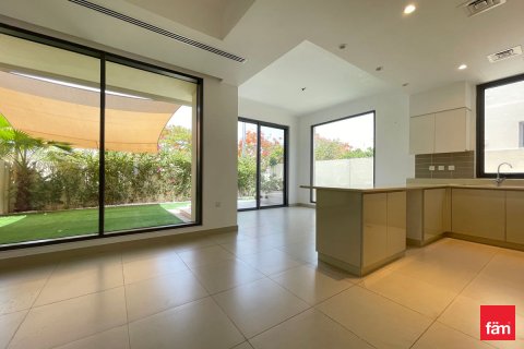 Kaupunkipientalo Dubai Hills Estate, Arabiemiraatit 5 makuuhuonetta, 250.8 m2 № 719853 - kuva 2