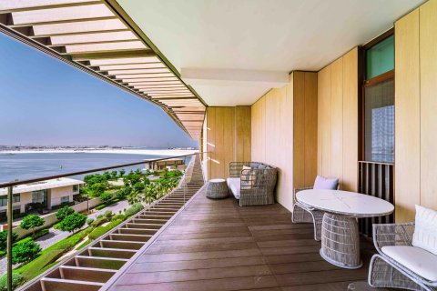 Διαμέρισμα σε Dubai, ΗΑΕ 3 υπνοδωμάτια, 244 τ.μ. Αρ. 696372 - φωτογραφία 18