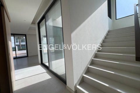 Villa in vendita a Dubai, EAU 4 camere da letto, 377 mq. № 696373 - foto 10