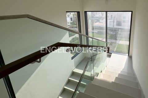 Villa in vendita a Dubai, EAU 4 camere da letto, 377 mq. № 696373 - foto 8