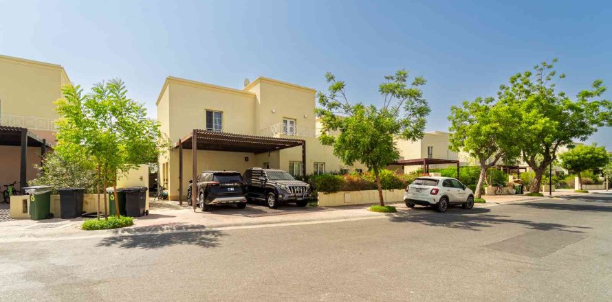 Villa sa Dubai, UAE 3 silid-tulugan, 461 sq.m. № 696375