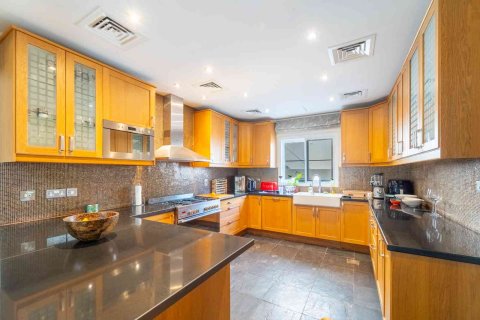 Villa sa Dubai, UAE 3 silid-tulugan, 461 sq.m. № 696375 - larawan 7