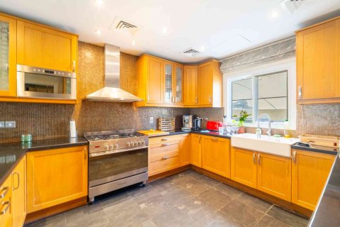 Villa sa Dubai, UAE 3 silid-tulugan, 461 sq.m. № 696375 - larawan 8