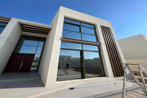 Vila v Abu Dhabi, SAE 4 ložnice, 876 m² Č.: 615088 - fotografie 1