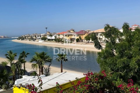 Vila di Palm Jumeirah, Dubai, UAE 4 bilik tidur, 468.79 meter persegi № 768569 - foto 2