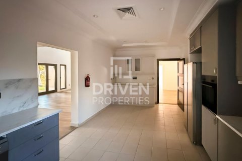 Vila di Palm Jumeirah, Dubai, UAE 4 bilik tidur, 468.79 meter persegi № 768569 - foto 19