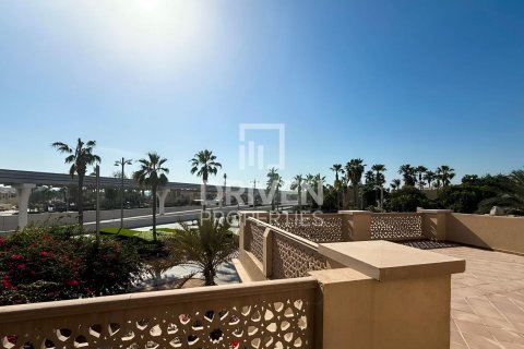 Vila di Palm Jumeirah, Dubai, UAE 4 bilik tidur, 468.79 meter persegi № 768569 - foto 7