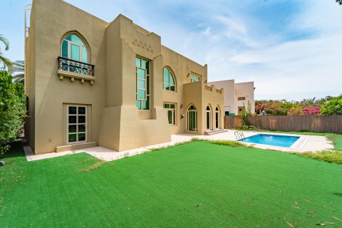 Villa itt: Jumeirah Islands, Dubai, EAE, 4 hálószoba, 497 m², azonosító: 703227