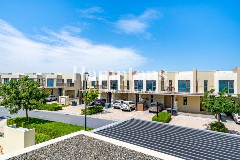 Dubai South (Dubai World Central), UAE의 임대용 타운하우스 침실 4개, 277.12964900제곱미터 번호 701135 - 사진 17