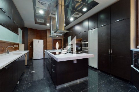 Снять в аренду виллу в Emirates Hills, Дубай, ОАЭ 1724м2, № 678688 - фото 4