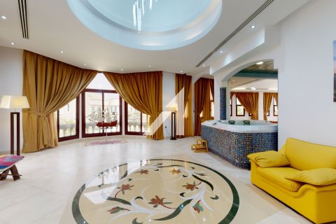 Снять в аренду виллу в Emirates Hills, Дубай, ОАЭ 1724м2, № 678688 - фото 10
