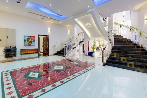 Vilă de închiriat în Emirates Hills, Dubai, EAU 1724 mp. №678688 - poză 2