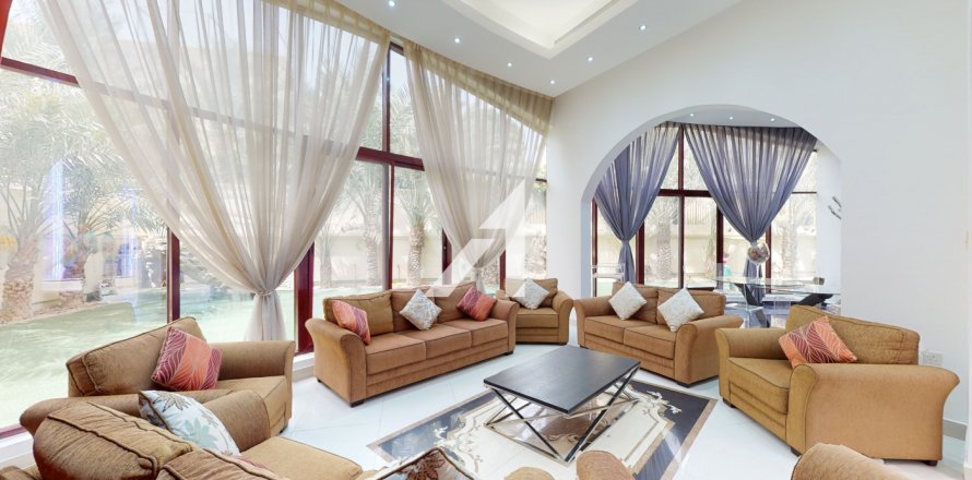 Вилла в Emirates Hills, Дубай, ОАЭ 1724м2 № 678688