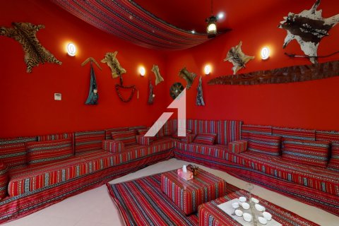 Снять в аренду виллу в Emirates Hills, Дубай, ОАЭ 1724м2, № 678688 - фото 16