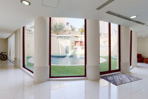 Vilă de închiriat în Emirates Hills, Dubai, EAU 1724 mp. №678688 - poză 3