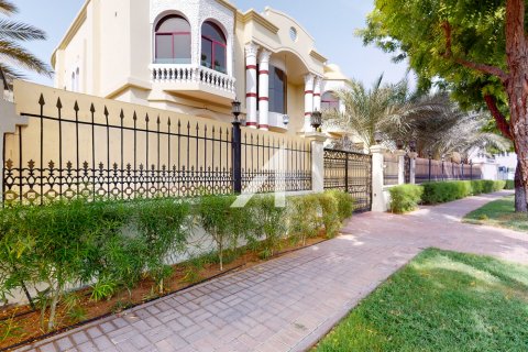 Vilă de închiriat în Emirates Hills, Dubai, EAU 1724 mp. №678688 - poză 20