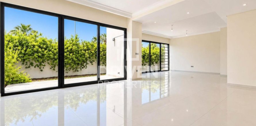 Willa w Dubai, ZEA 6 sypialnie, 426.7 mkw. nr 765549
