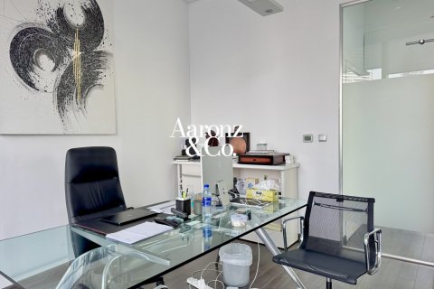 Office in Downtown Dubai (Downtown Burj Dubai), UAE 230 sq.m. № 692824 - photo 14