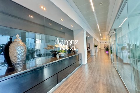 Office in Downtown Dubai (Downtown Burj Dubai), UAE 230 sq.m. № 692824 - photo 18