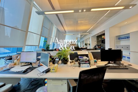 Office in Downtown Dubai (Downtown Burj Dubai), UAE 230 sq.m. № 692824 - photo 3