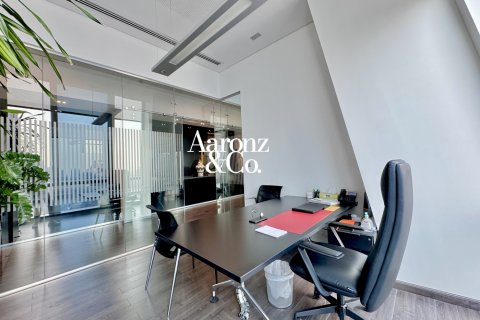 Office in Downtown Dubai (Downtown Burj Dubai), UAE 230 sq.m. № 692824 - photo 6