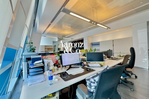 Office in Downtown Dubai (Downtown Burj Dubai), UAE 230 sq.m. № 692824 - photo 7