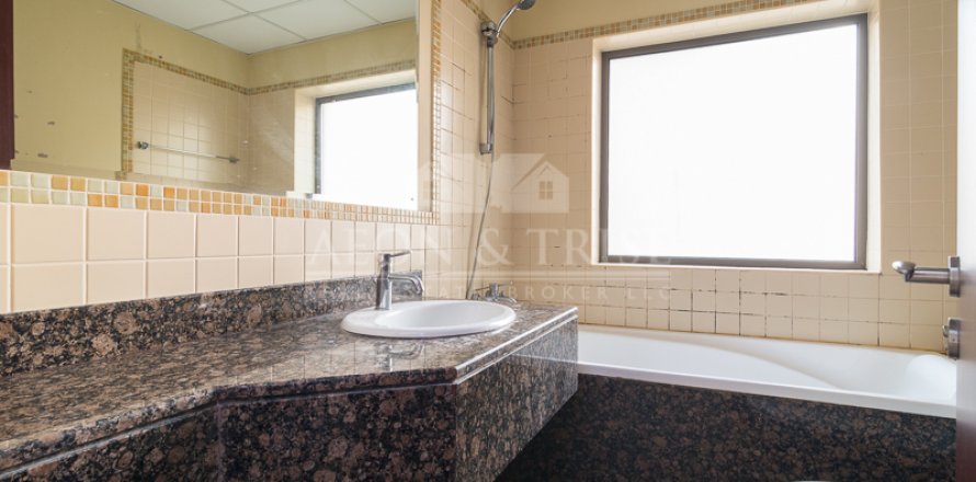 Jumeirah Beach Residence, Dubai, UAE의 아파트 침실 1개, 71제곱미터 번호 648829