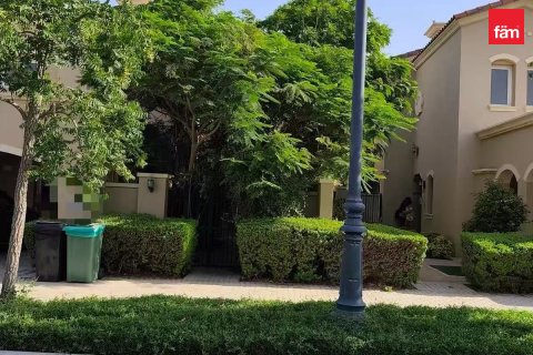 Villa asukohaga Dubai, AÜE: 3 magamistoaga, 259.9 m² Nr 760924