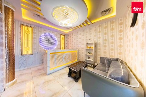 Dyqan në Dubai, Emiratet e Bashkuara Arabe 93 m2. № 601319 - Foto 1