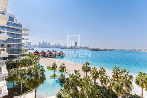 Huoneisto Palm Jumeirah, Dubai, Arabiemiraatit 3 makuuhuonetta, 268 m2 № 684013 - kuva 2