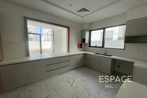 Al Furjan、Dubai、UAE にあるヴィラの賃貸物件 4ベッドルーム、323 m2、No650038 - 写真 3